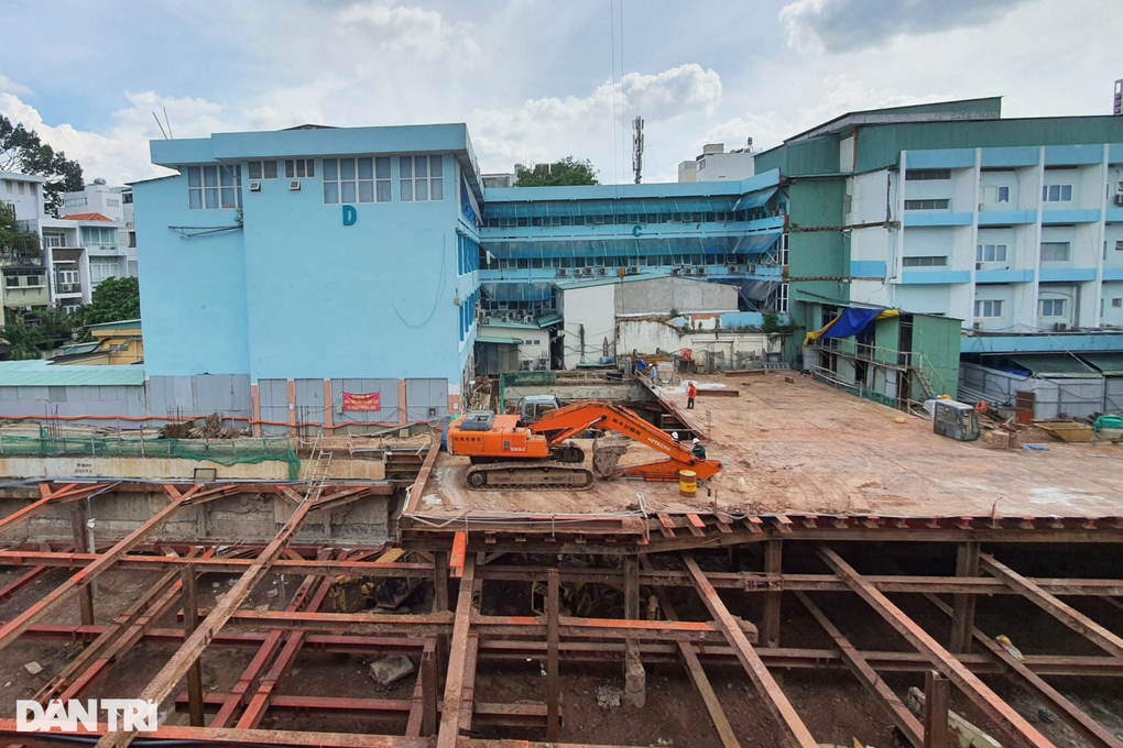 Giám đốc bệnh viện ở TPHCM: Lương lãnh đạo thấp hơn cấp dưới - 4 Giám đốc bệnh viện ở TPHCM: Lương lãnh đạo thấp hơn cấp dưới - 4