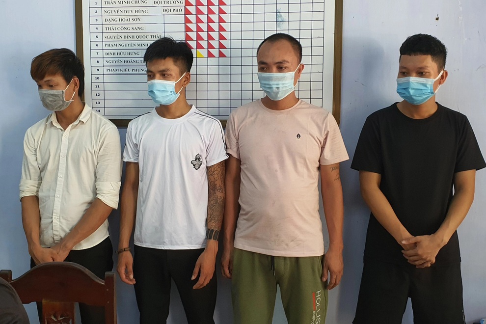 Phá đường dây cá độ bóng đá 10 tỷ đồng qua mạng - 1 Phá đường dây cá độ bóng đá 10 tỷ đồng qua mạng - 1