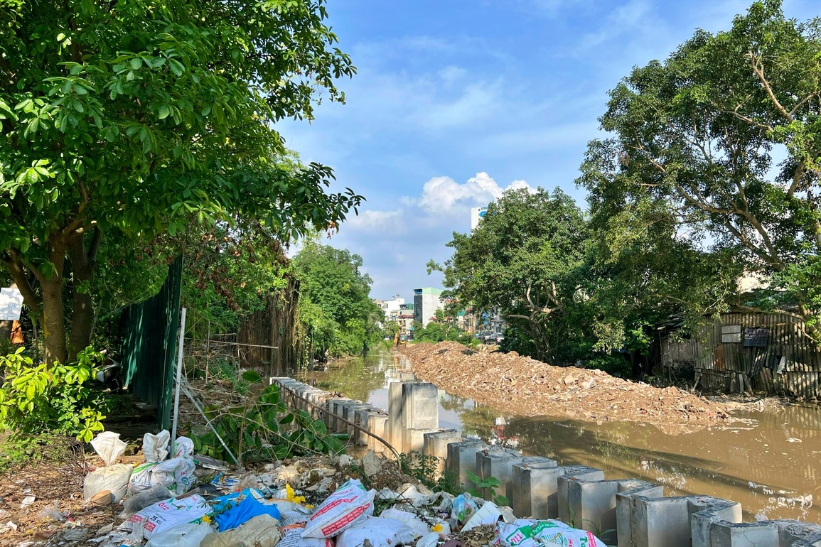 Nghịch lý Hà Nội mưa không lối thoát, trạm bơm nghìn tỷ tắc vì thiếu nước - 3 Nghịch lý Hà Nội mưa không lối thoát, trạm bơm nghìn tỷ tắc vì thiếu nước - 3