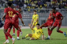 Malaysia thua đậm ngay trước trận quyết chiến gặp tuyển Việt Nam