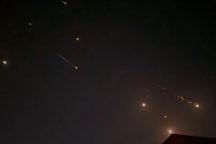 Israel "lên dây cót" đáp trả trận không kích, Iran dọa giáng đòn mạnh hơn