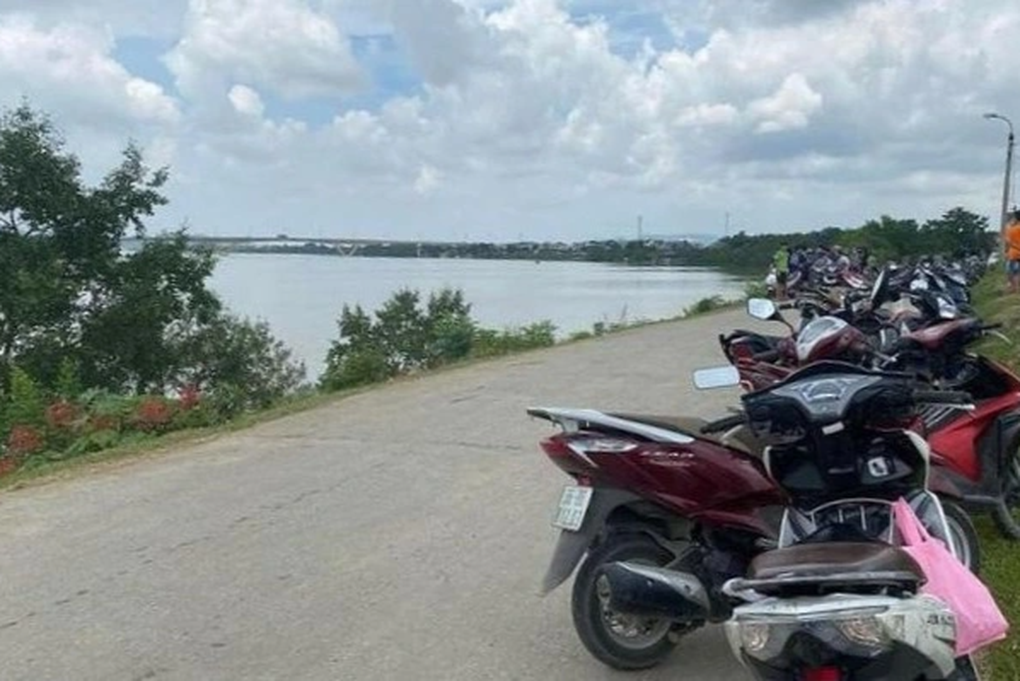 Phát hiện thi thể người đàn ông trôi trên sông Mã - 1 Phát hiện thi thể người đàn ông trôi trên sông Mã - 1