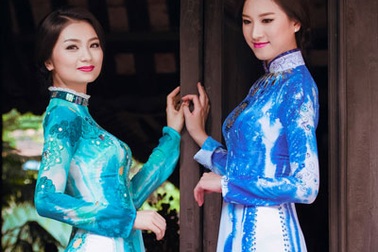“Hương sắc Hà Nội” tôn vinh tà áo dài Việt Nam