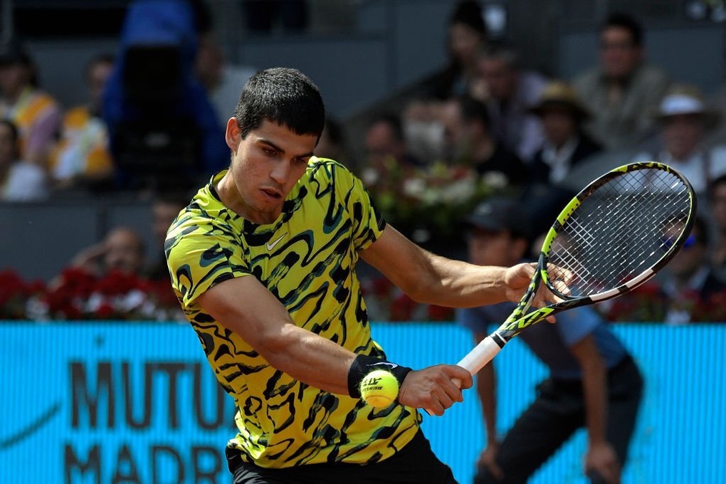 Alcaraz tiến vào bán kết Madrid Open - 1 Alcaraz tiến vào bán kết Madrid Open - 1