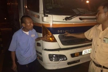 Cán nát chân một phụ nữ, tài xế bỏ chạy từ Hà Tĩnh đến... Hải Phòng