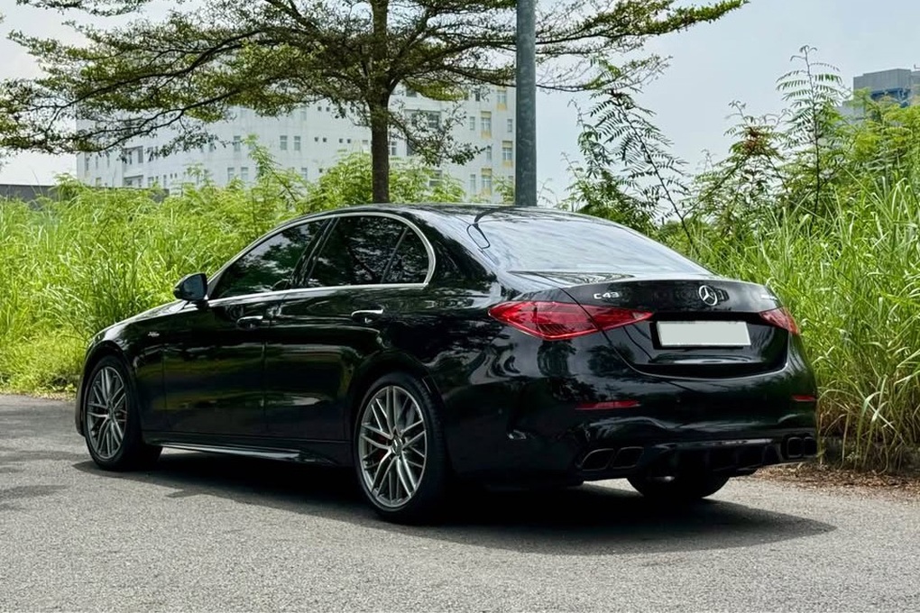 Mercedes-AMG C 43 dùng 3 năm mất giá tới hơn 1 tỷ đồng - 2