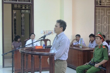 Cán bộ trại giam dùng súng bắn chết thủ trưởng