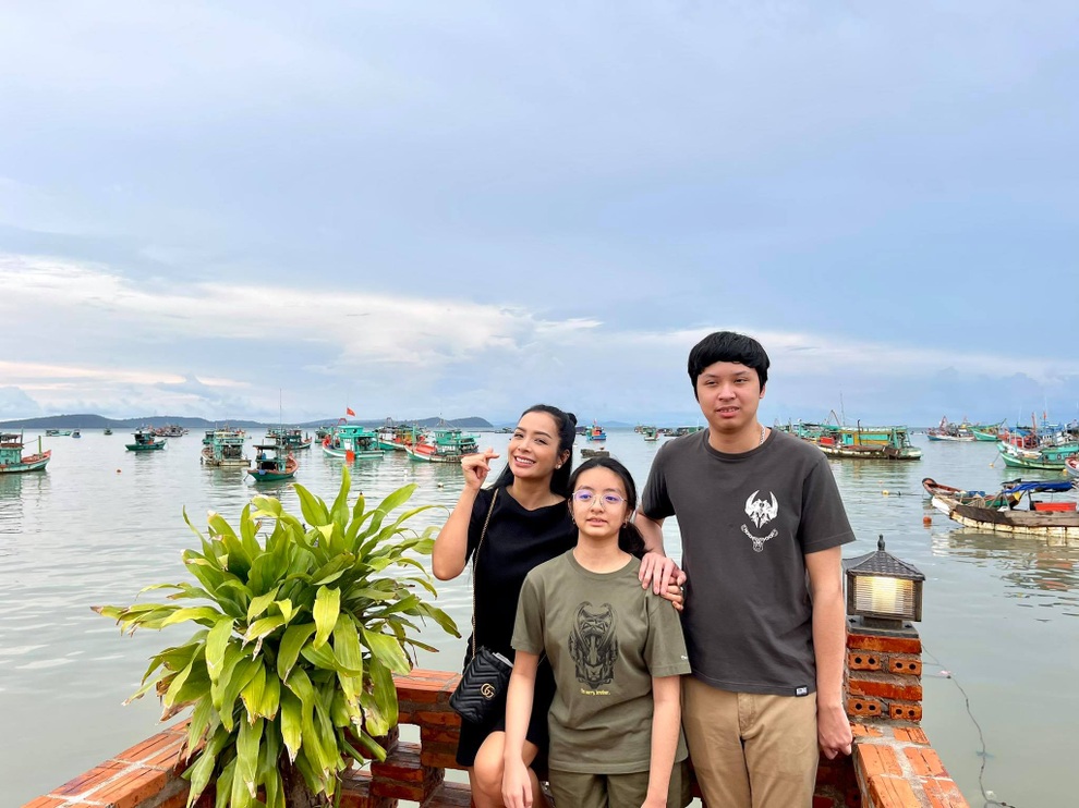 40 ngày ngoài đảo, cuộc sống của Thúy Hằng - Thúy Hạnh như thế nào? - 1 40 ngày ngoài đảo, cuộc sống của Thúy Hằng - Thúy Hạnh như thế nào? - 1