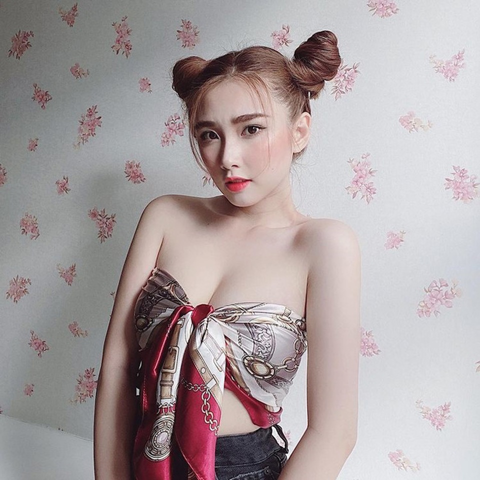 Chia tay cầu thủ, nhan sắc Thanh Mèo ngày một lên hương - 4 Chia tay cầu thủ, nhan sắc Thanh Mèo ngày một lên hương - 4