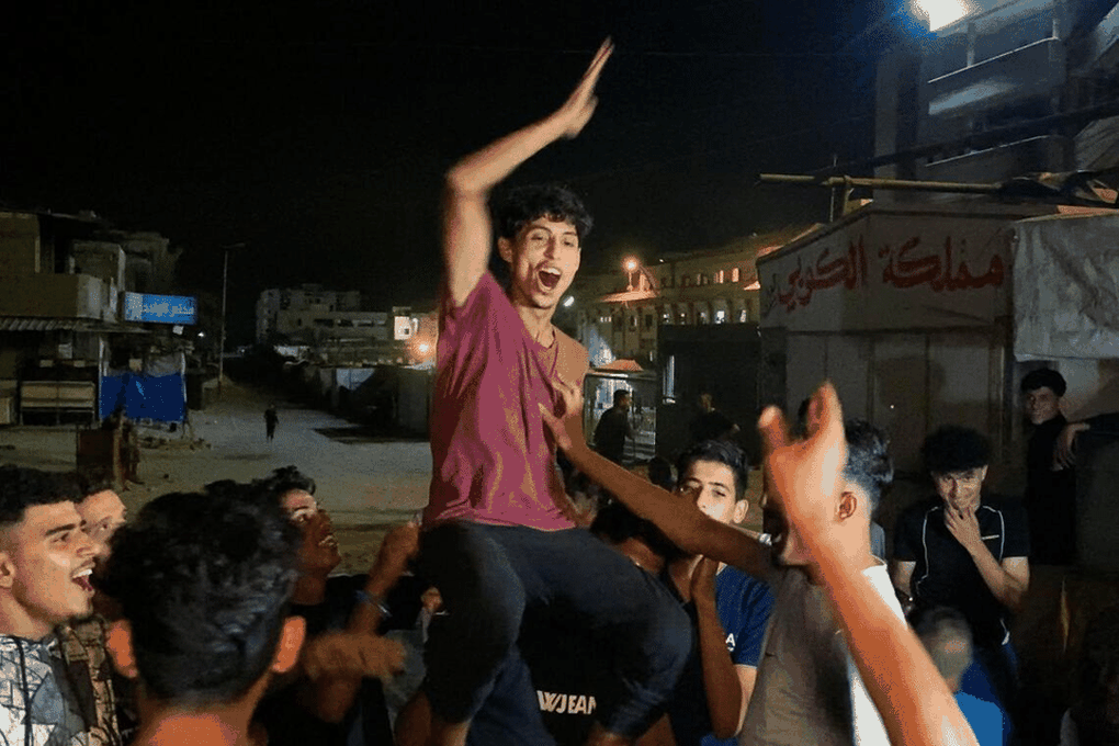 Người Israel, Palestine ăn mừng về thỏa thuận ngừng bắn ở Gaza - 1 Người Israel, Palestine ăn mừng về thỏa thuận ngừng bắn ở Gaza - 1