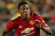 Martial đáp trả Mourinho với giọng điệu đanh thép