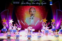 Chương trình nghệ thuật kỷ niệm 130 năm ngày sinh Chủ tịch Hồ Chí Minh
