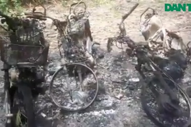 3 xe máy của cán bộ bảo vệ rừng bị thiêu cháy rụi