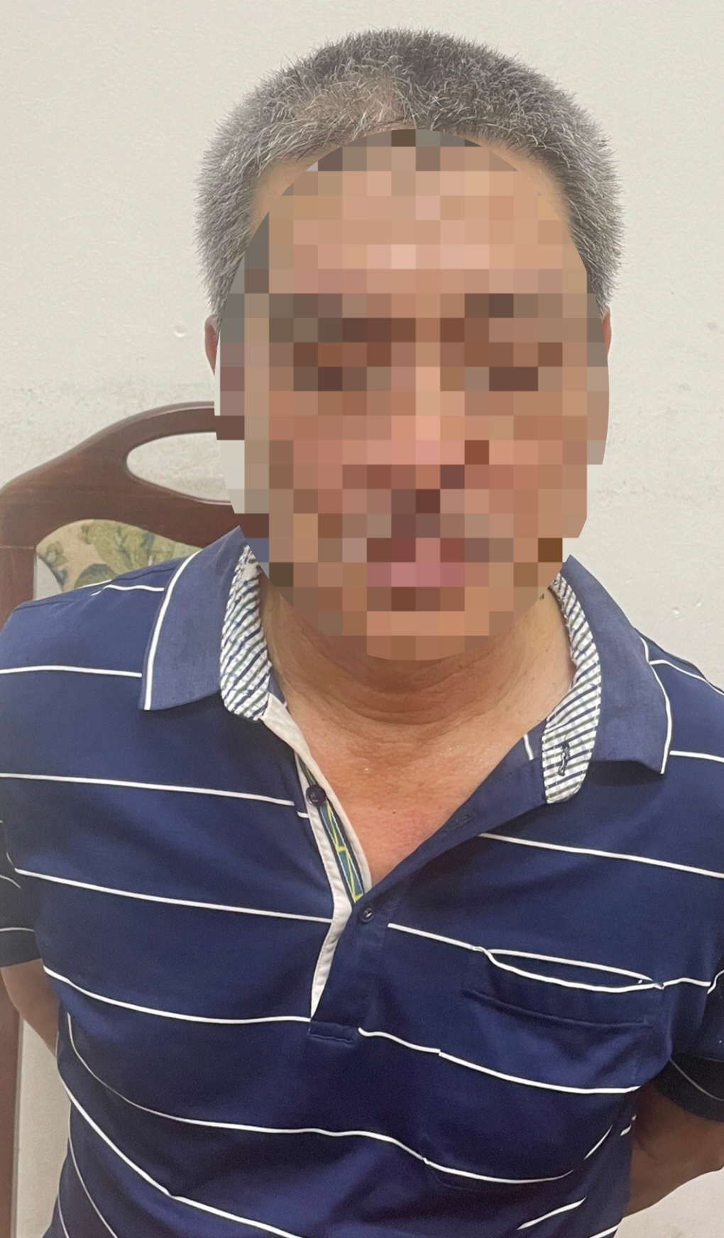 Bắt người đàn ông chọc thủng lốp ô tô vì ngứa mắt - 1 Bắt người đàn ông chọc thủng lốp ô tô vì ngứa mắt - 1