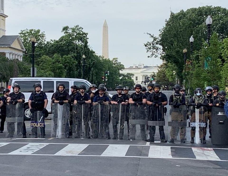 Khí tài quân sự rầm rộ đổ về Washington dập tắt bạo loạn - 5 Khí tài quân sự rầm rộ đổ về Washington dập tắt bạo loạn - 5