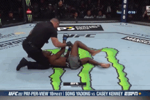 Hạ đo ván đối thủ, võ sĩ ăn mừng theo phong cách C.Ronaldo