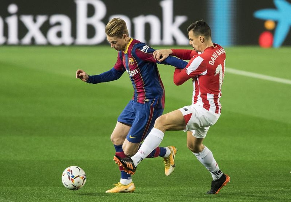 Messi lập siêu phẩm sút phạt, Barcelona soán vị trí của Real Madrid - 4 Messi lập siêu phẩm sút phạt, Barcelona soán vị trí của Real Madrid - 4