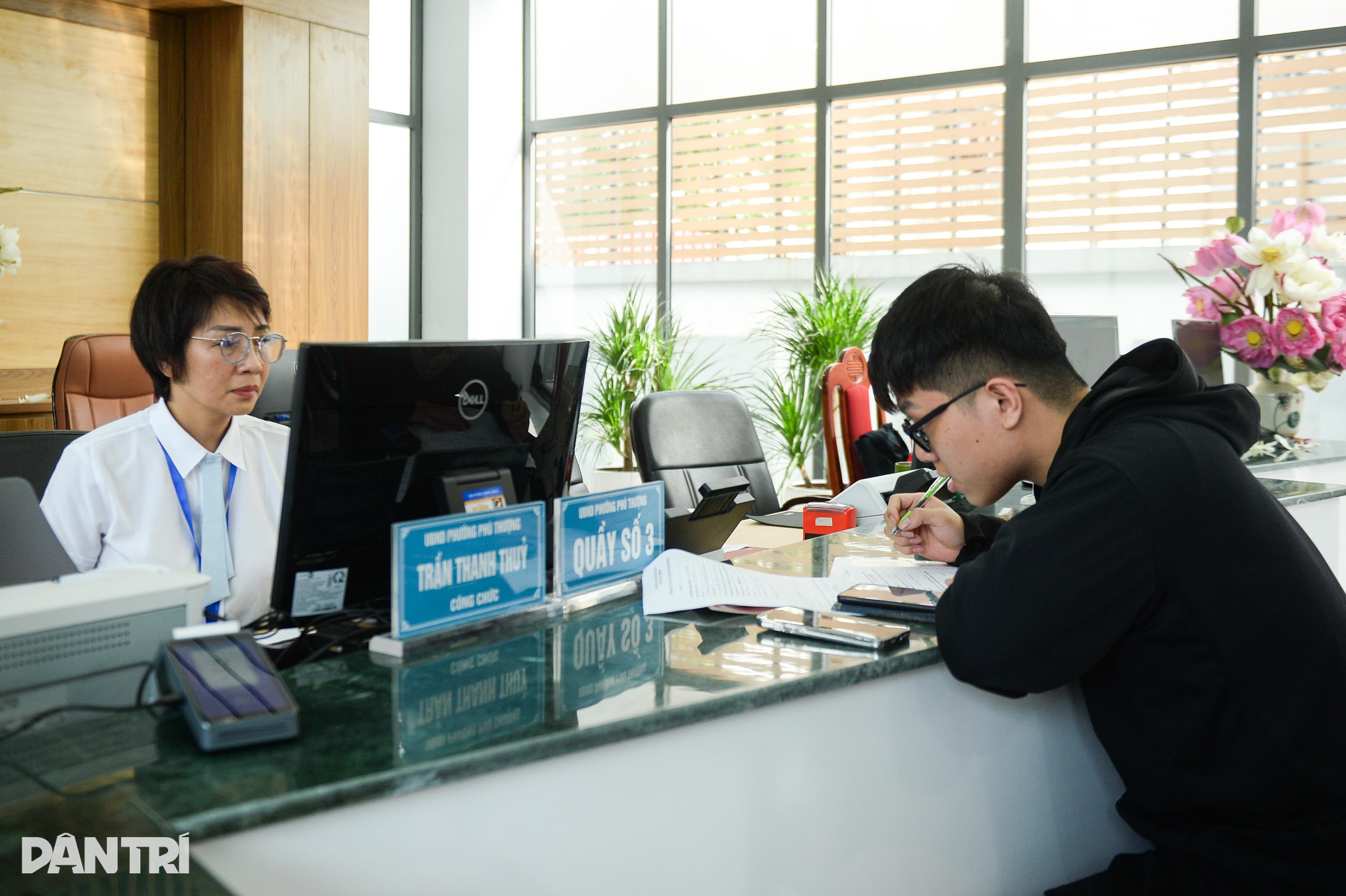 Bí thư phường Phú Thượng: Ứng dụng chuyển đổi số để phục vụ dân tốt nhất - 3 Bí thư phường Phú Thượng: Ứng dụng chuyển đổi số để phục vụ dân tốt nhất - 3