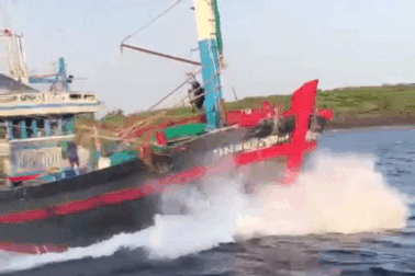 Thuyền trưởng vụ đâm chìm tàu cá khiến 6 ngư dân rơi xuống biển nói gì?