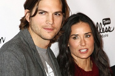 Demi Moore giải sầu khi đợi hoàn tất thủ tục ly dị 