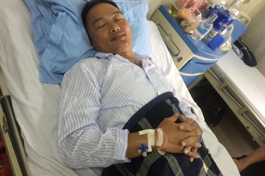 Thầy giáo Hoàng Văn Hải đã được phẫu thuật chân nhờ bạn đọc Dân trí