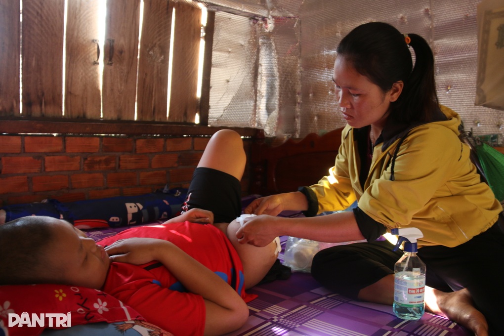 Con chỉ ước được sống để vào học lớp 5 - 3 Con chỉ ước được sống để vào học lớp 5 - 3