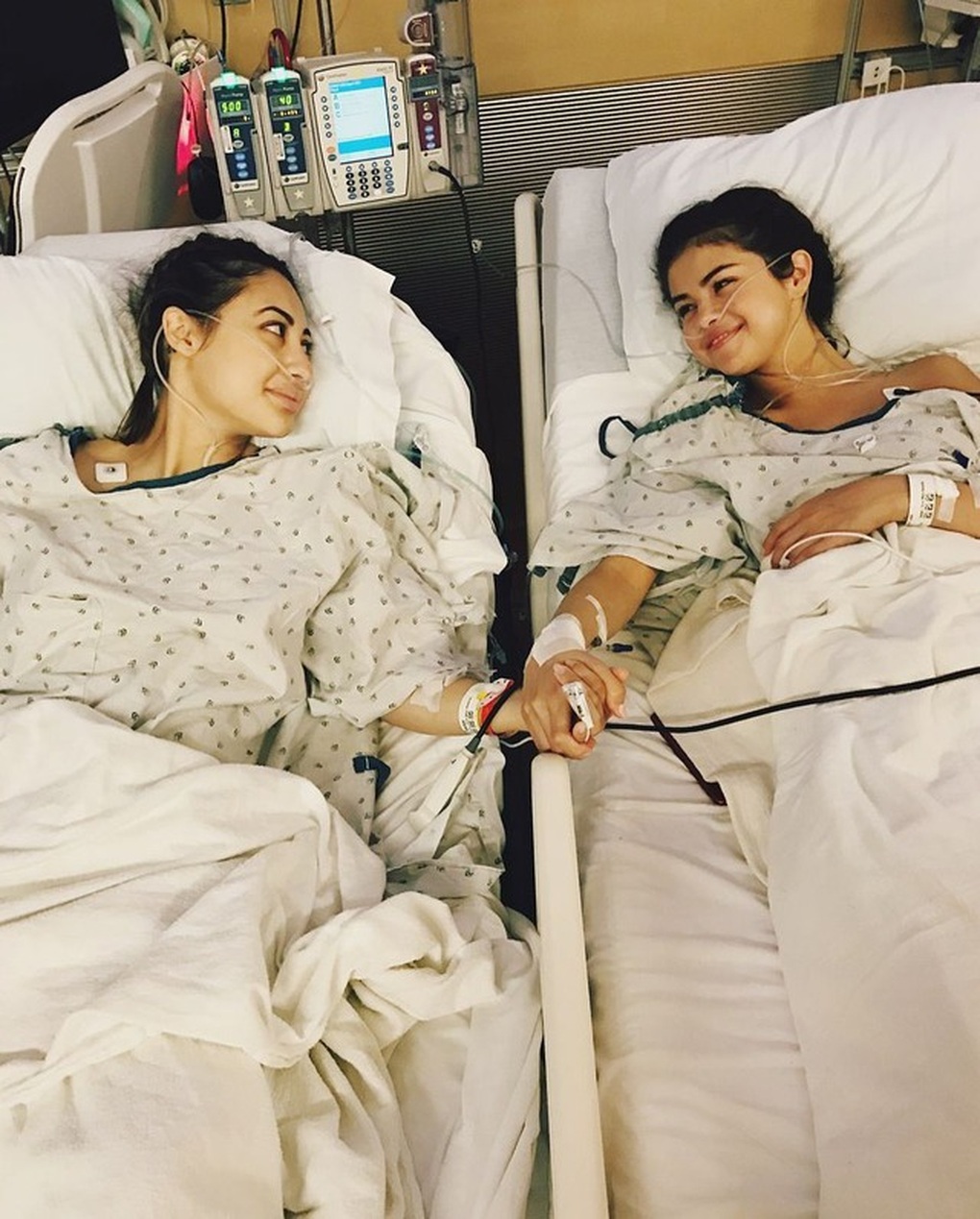 Bài phỏng vấn gây sốc của Selena Gomez và cú hủy kết bạn gây xôn xao - 1 Bài phỏng vấn gây sốc của Selena Gomez và cú hủy kết bạn gây xôn xao - 1