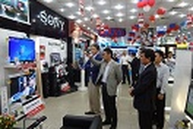 Khuyến mãi cuối năm dày đặc, khách hàng coi chừng mắc bẫy