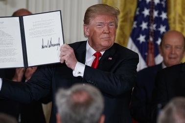 Mỹ yêu cầu Lầu Năm Góc lập quân chủng không gian vũ trụ