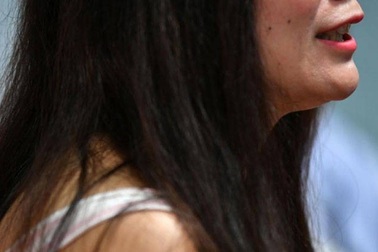 Người phụ nữ suýt bị lừa tiền vì quen đại gia kim cương “dỏm”!