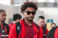 Xuân Son cùng đội tuyển Việt Nam có mặt tại sân bay di chuyển sang Lào