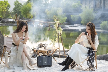 Hai nàng hậu Phương Nhi, Ngọc Thảo lần đầu trải nghiệm "thiền" cà phê