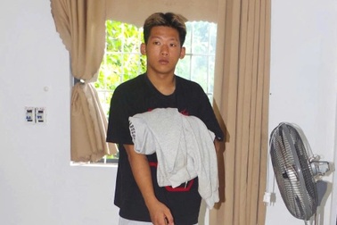 Siết cổ bạn gái, cướp điện thoại vì bị đòi tiền sau khi quan hệ