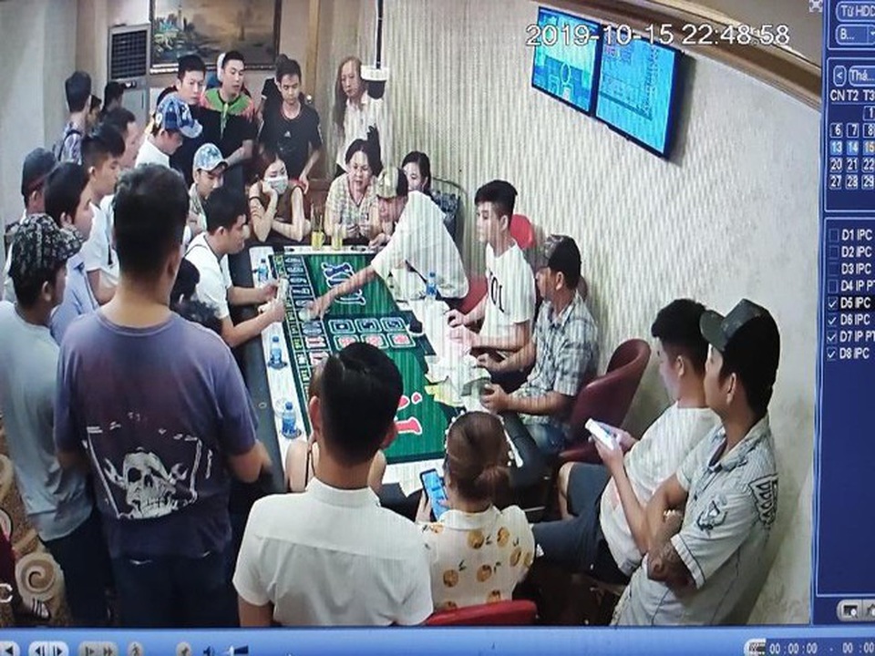 Truy tố 27 bị can đánh bạc trong OV Club - 1 Truy tố 27 bị can đánh bạc trong OV Club - 1