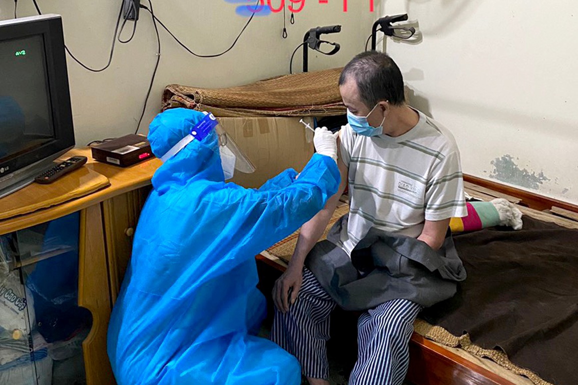 Hà Nội có hơn 500 F0 diễn biến nặng, 44 ca phải thở máy - 3 Hà Nội có hơn 500 F0 diễn biến nặng, 44 ca phải thở máy - 3