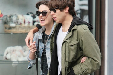 Người đẹp phim Cướp biển vùng Caribe đã đính hôn