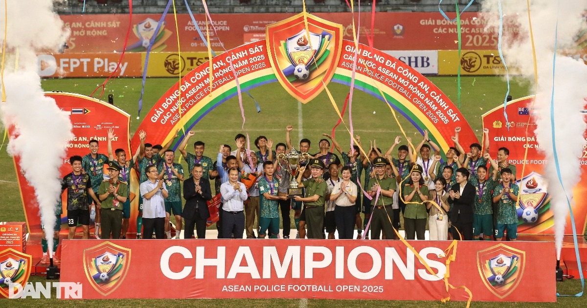 Tuyệt vời! Đội Công an Việt Nam đăng quang Giải bóng đá Công an, Cảnh sát ASEAN 2025 với chiến thắng hủy diệt
