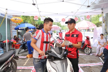 Tại sao phải thay bugi định kì mỗi 8.000 km?