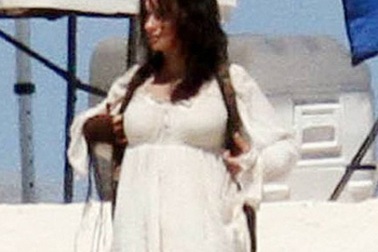 Penelope Cruz đã có bầu 4 tháng rưỡi