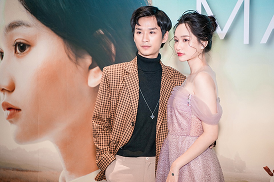Phan Mạnh Quỳnh đưa vợ hotgirl đến ra mắt phim của Victor Vũ - 2 Phan Mạnh Quỳnh đưa vợ hotgirl đến ra mắt phim của Victor Vũ - 2