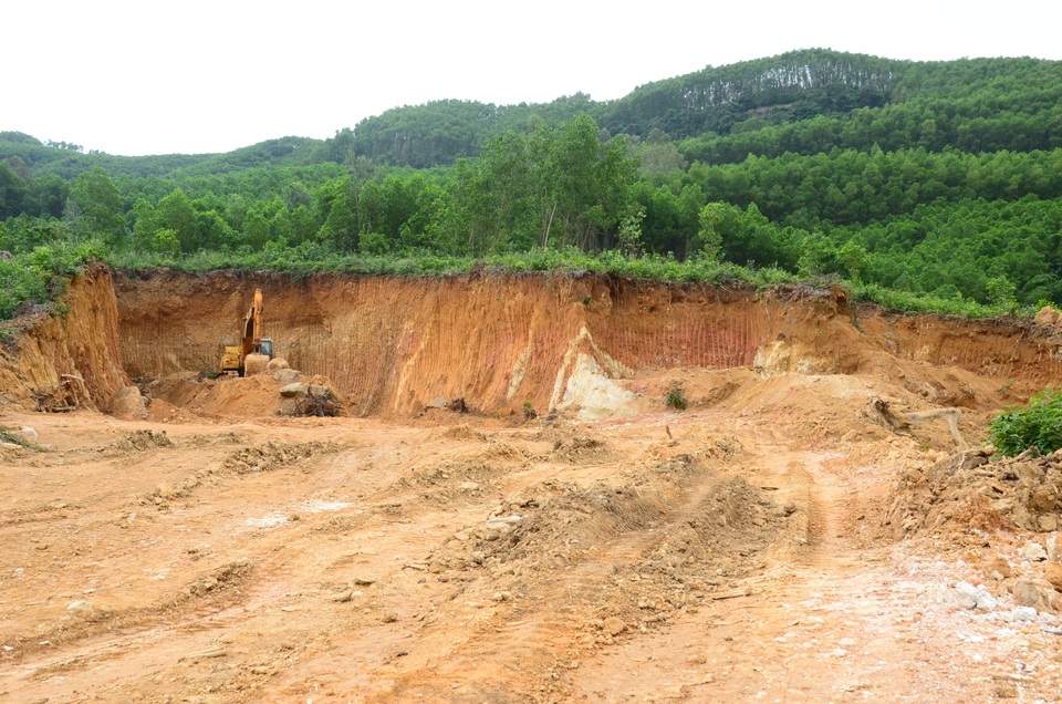 Mỏ đất cạnh di tích quốc gia: 2 sở đùn đẩy trách nhiệm? - 2