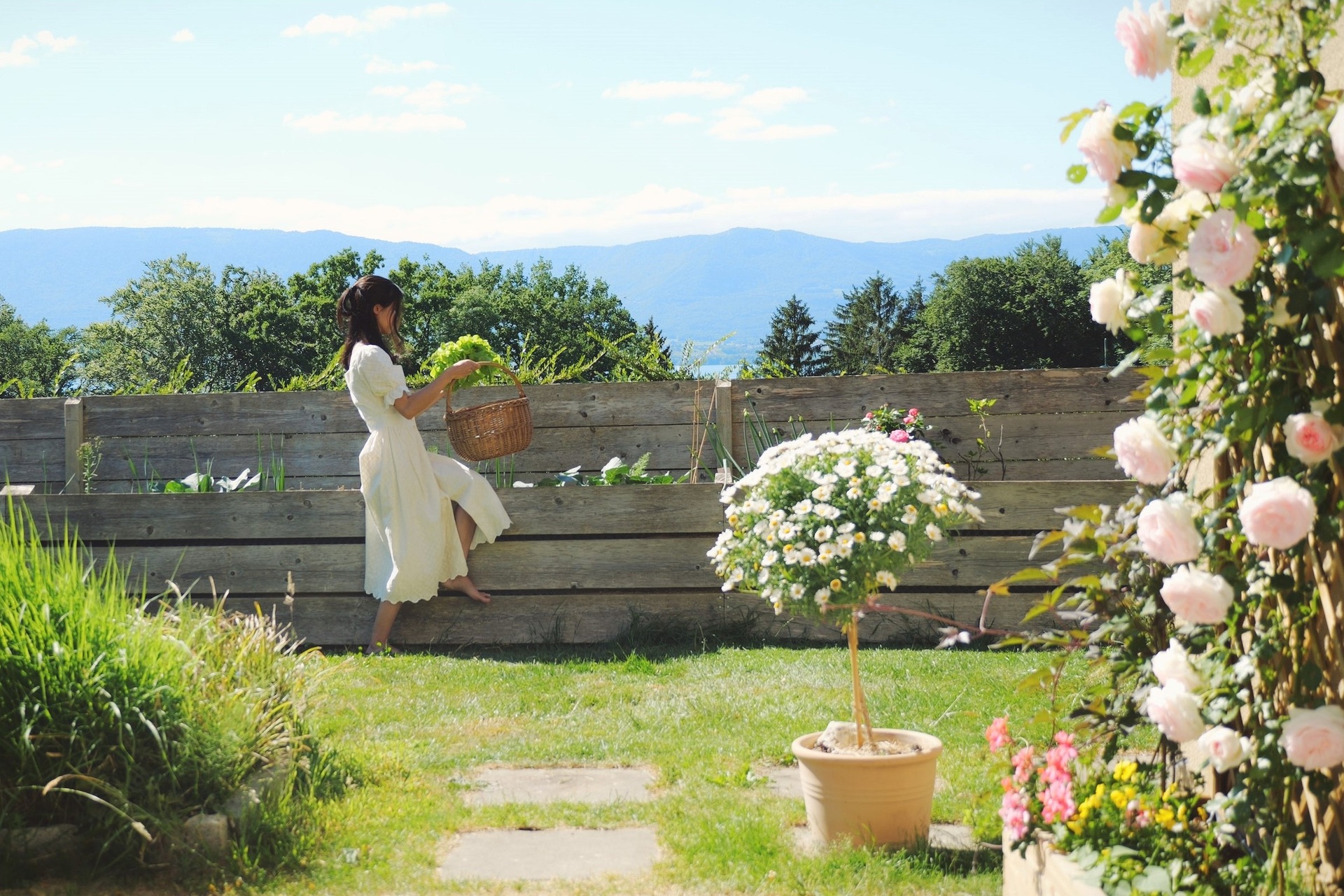 Vợ Việt chồng Thụy Sĩ bỏ phố về quê, sống ở nhà vườn 700m2 đẹp như cổ tích - 4 Vợ Việt chồng Thụy Sĩ bỏ phố về quê, sống ở nhà vườn 700m2 đẹp như cổ tích - 4