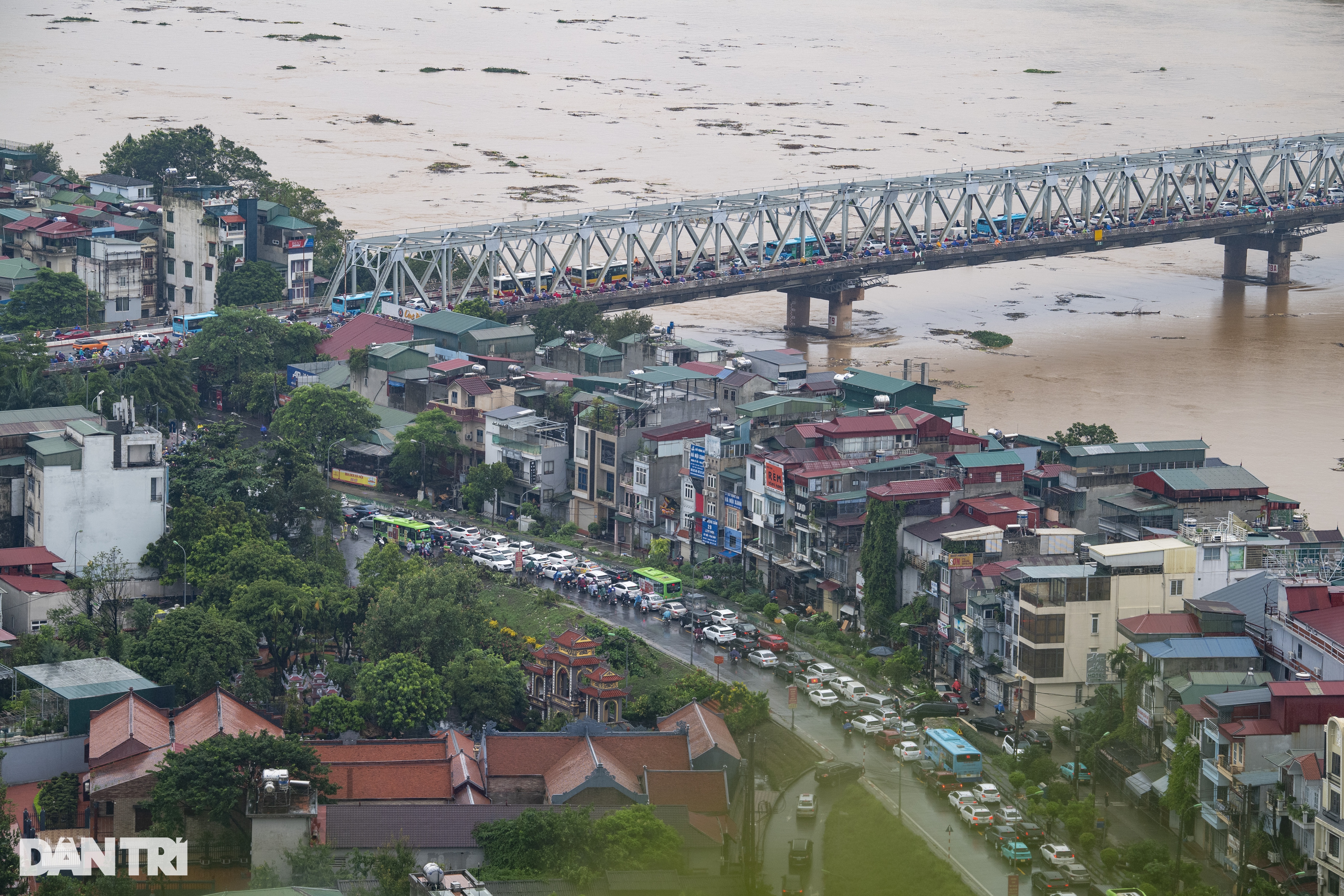 Cấm cầu Long Biên, hàng nghìn phương tiện nối đuôi nhau đi cầu Chương Dương - 11