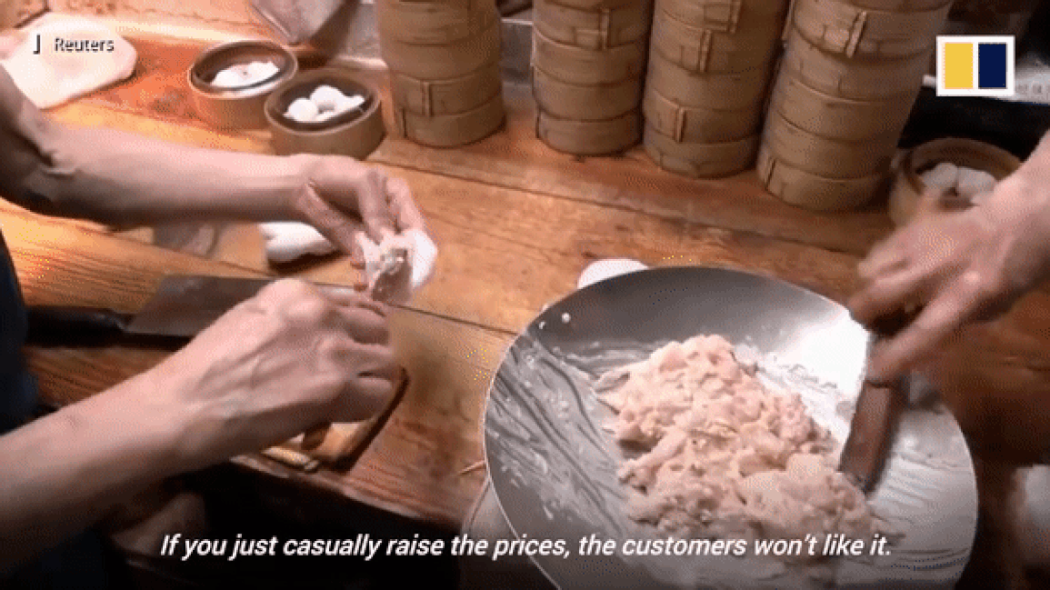 Quán phở gia truyền ở phố cổ méo mặt vì giá nguyên liệu tăng chóng mặt - 4 Quán phở gia truyền ở phố cổ méo mặt vì giá nguyên liệu tăng chóng mặt - 4