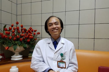 Cách xử lý đúng nhất khi trẻ 2 – 3 tiếng lại sốt cao một lần