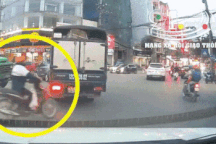 Cái kết "hú hồn" cho người lái xe máy kiểu bon chen, đi luồn lách