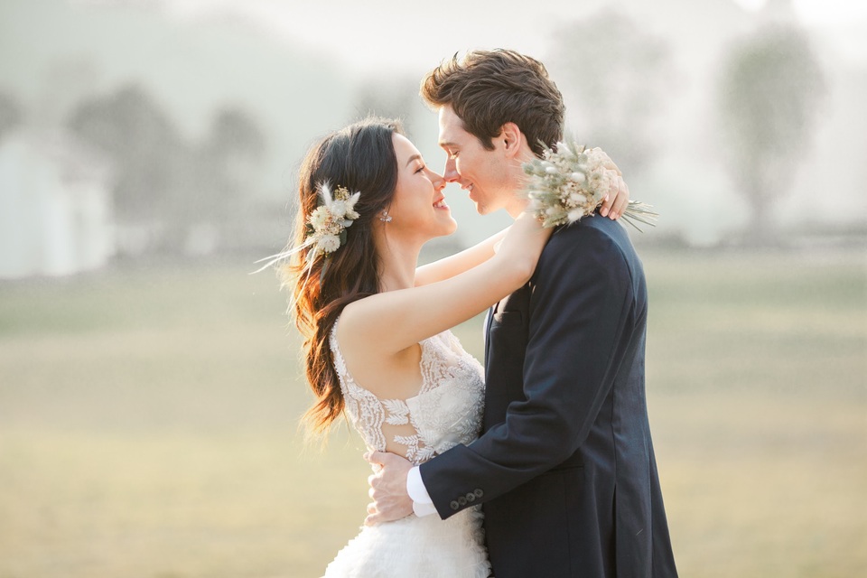Trước thềm hôn lễ với chồng Tây, Hoàng Oanh khoe trọn ảnh cưới như mơ - 1 Trước thềm hôn lễ với chồng Tây, Hoàng Oanh khoe trọn ảnh cưới như mơ - 1