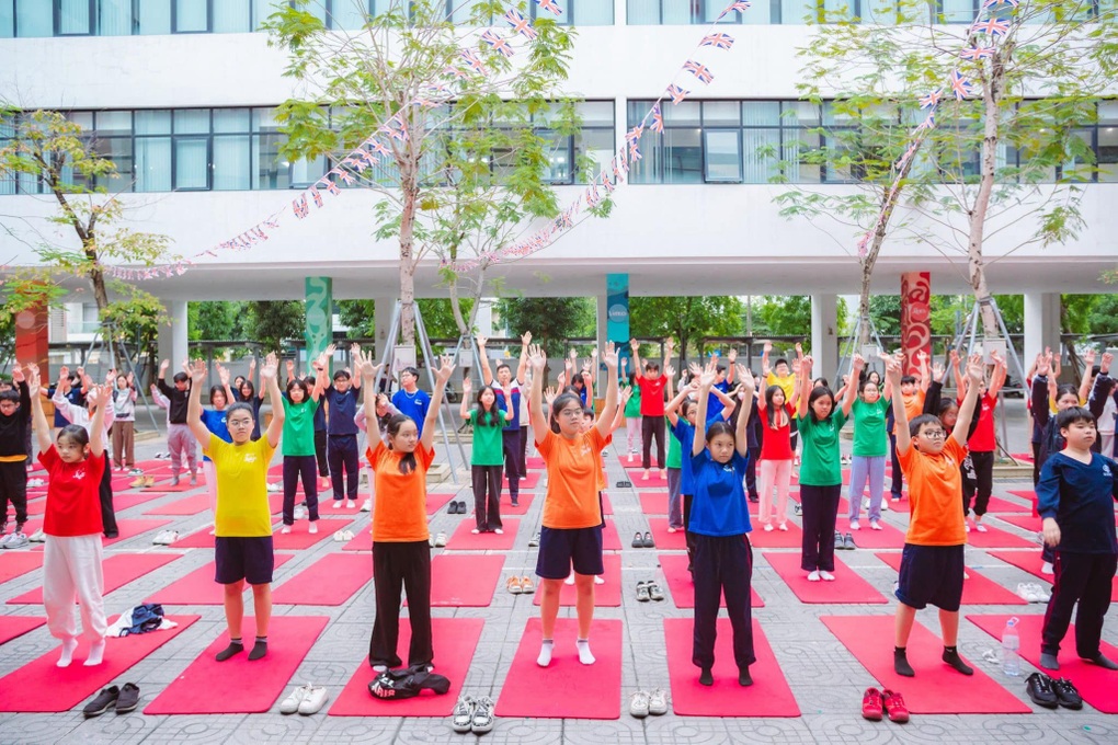 Học tiếng Anh hiệu quả mà không nhàm chán tại UK Academy Hạ Long - 4 Học tiếng Anh hiệu quả mà không nhàm chán tại UK Academy Hạ Long - 4