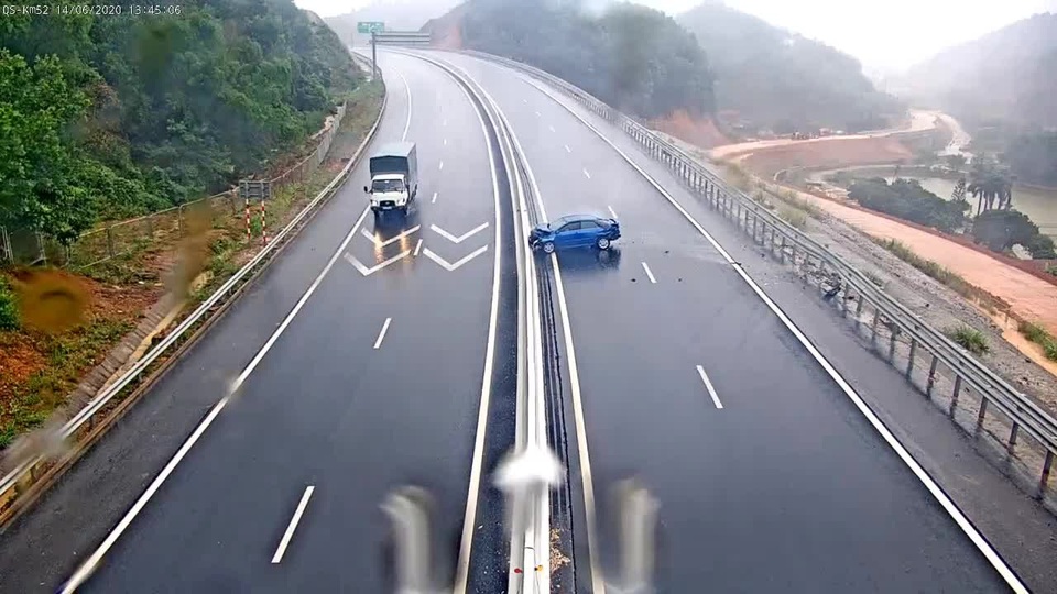 Quy tắc 3 giây - Kinh nghiệm tránh dồn toa khi chạy xe trên cao tốc - 2 Quy tắc 3 giây - Kinh nghiệm tránh dồn toa khi chạy xe trên cao tốc - 2