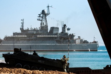 Đằng sau việc Nga rút toàn bộ tàu hải quân ra khỏi Biển Azov